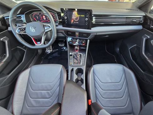 Used 2025 Volkswagen Jetta GLI Autobahn FWD image 9