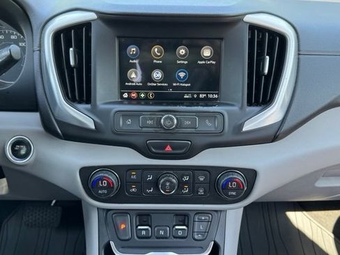 Used 2018 GMC Terrain SLE w/ Driver Convenience Package FWD image 26