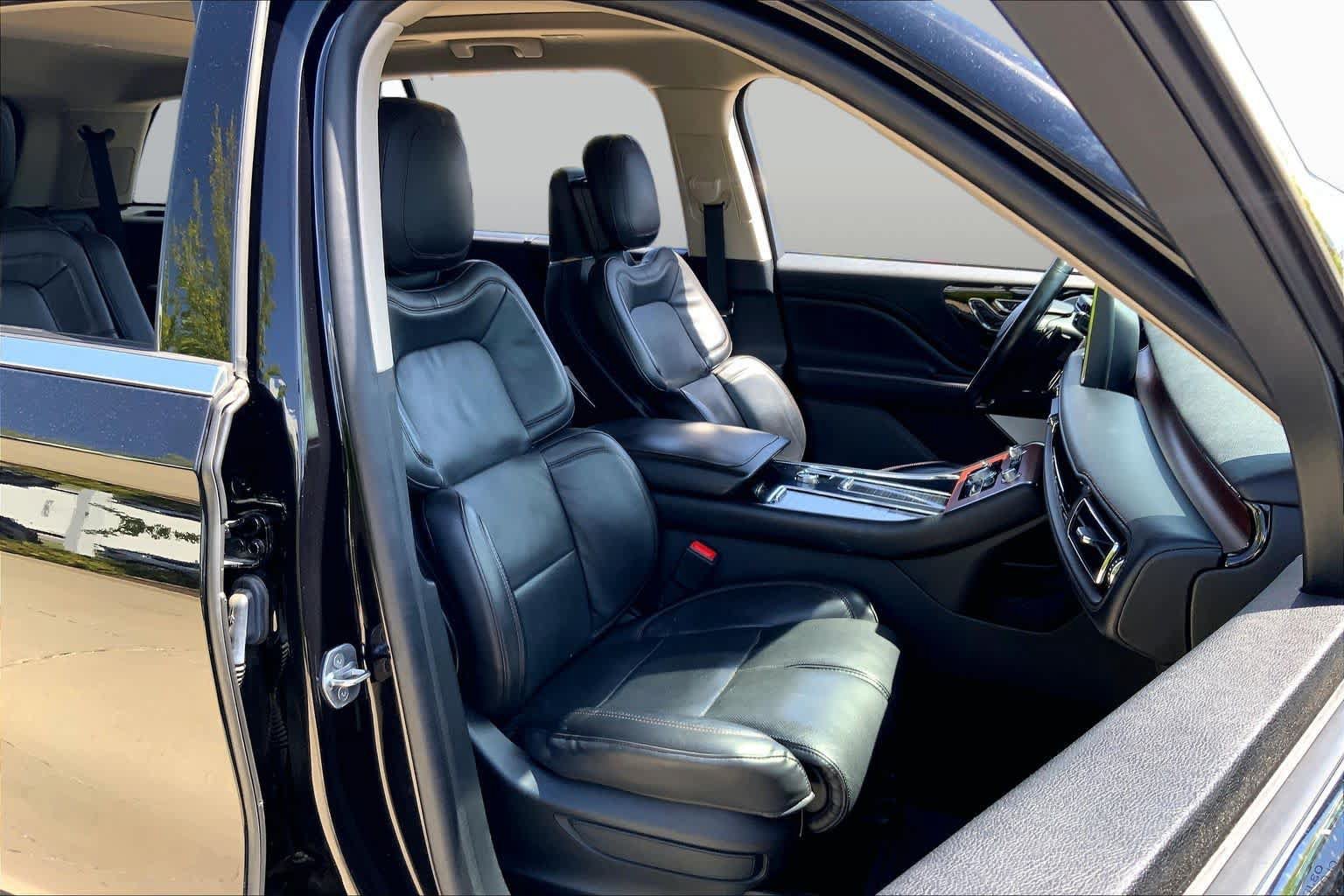 Used 2023 Lincoln Aviator Reserve w/ Equipment Group 201A AWD/4WD image 8