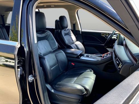 Used 2023 Lincoln Aviator Reserve w/ Equipment Group 201A AWD/4WD image 8