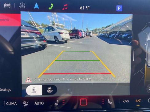 Certified 2025 Volkswagen GTI SE image 27