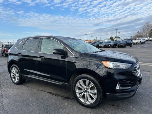 Used 2019 Ford Edge Titanium image 1