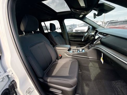 New 2026 Jeep Grand Cherokee Laredo X RWD image 31