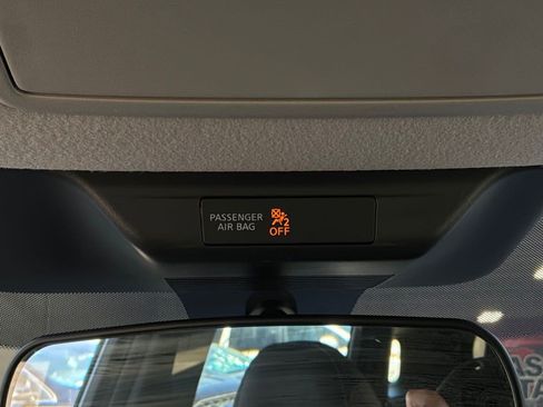 Used 2026 Nissan Kicks SR FWD image 19