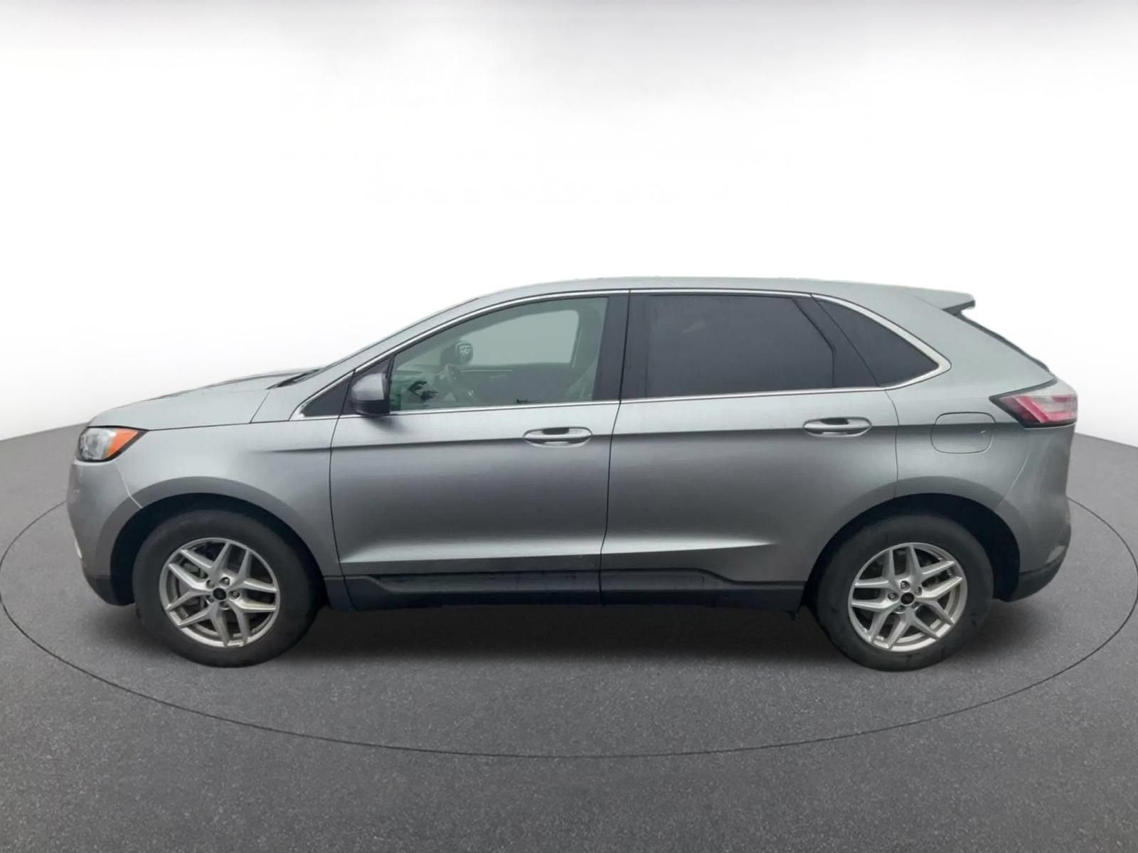 Used 2024 Ford Edge SEL AWD/4WD image 8