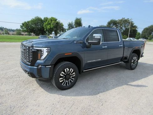 New 2026 GMC Sierra 2500 Denali Ultimate AWD/4WD image 9