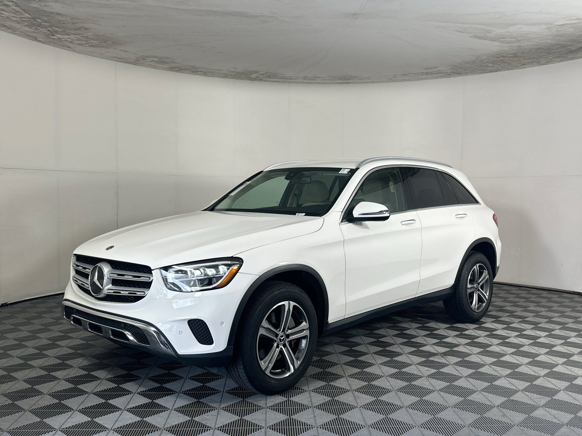 Used 2021 Mercedes-Benz GLC 300 4MATIC image 7