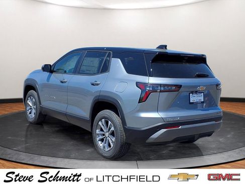 New 2026 Chevrolet Equinox LT w/ Convenience Package II FWD image 3