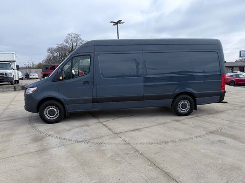 Used 2019 Mercedes-Benz Sprinter 170 image 2
