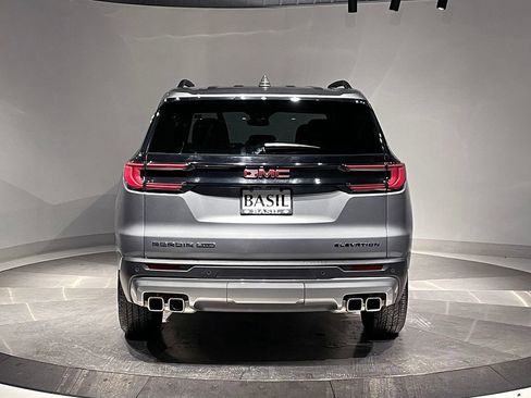 Used 2025 GMC Acadia Elevation image 12