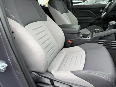 Used 2024 Toyota Tacoma TRD Off-Road image 7