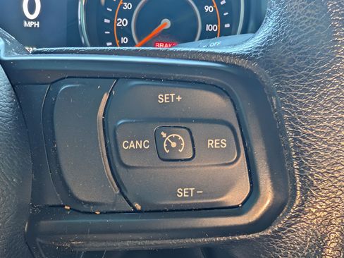 Used 2022 Jeep Gladiator Sport image 13