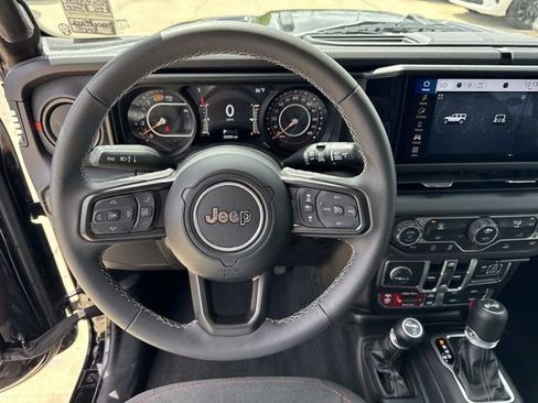 Used 2025 Jeep Wrangler Unlimited Rubicon image 25