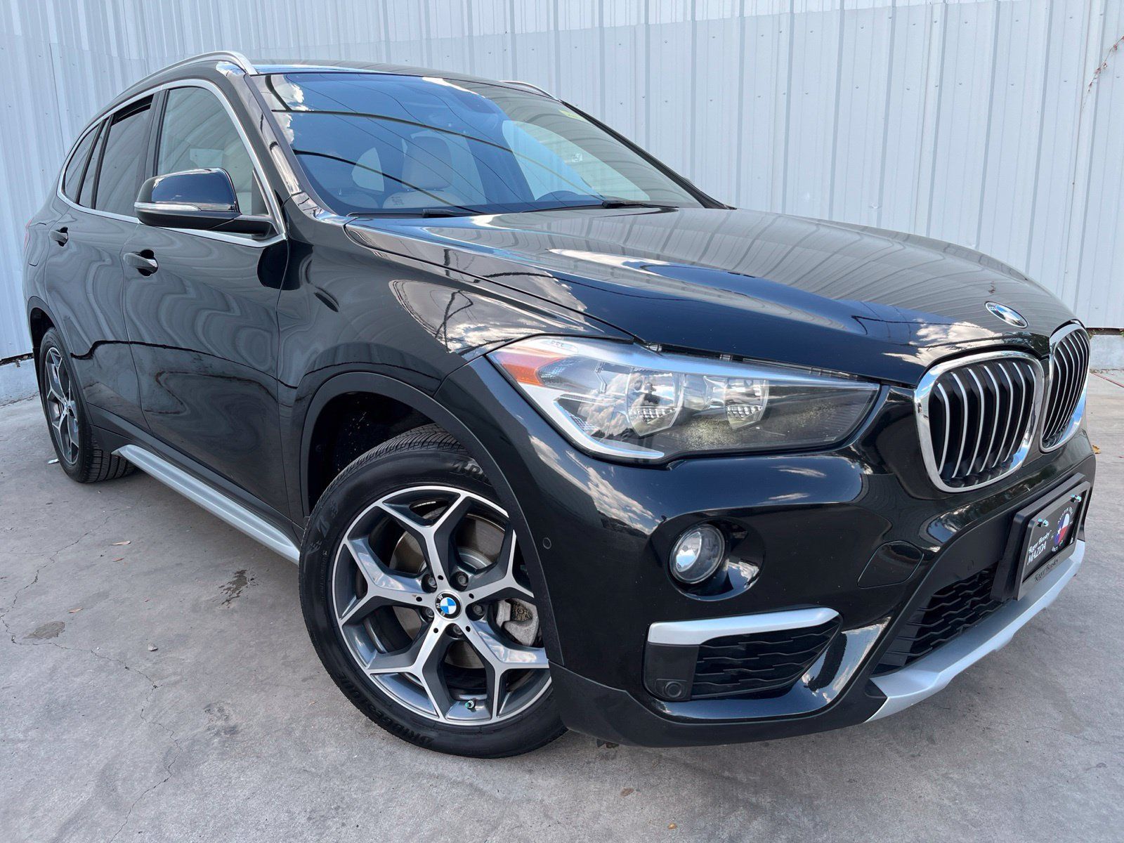 Used 2018 BMW X1 xDrive28i AWD/4WD image 3