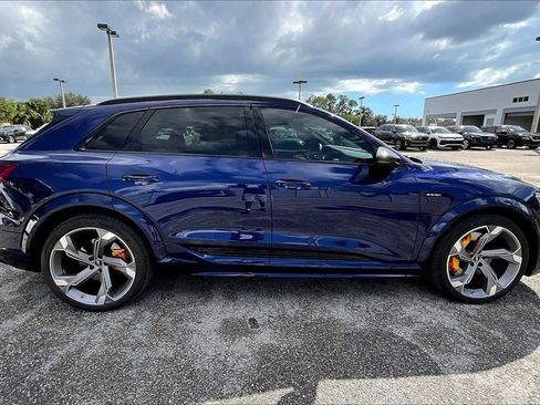 Certified 2023 Audi e-tron S Premium Plus w/ Black Optic Package image 4