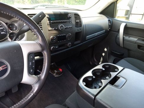 Used 2010 GMC Sierra 1500 SLE w/ Power Pack Plus AWD/4WD image 14