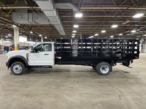 New 2025 Ford F550 4x4 Regular Cab Super Duty image 3