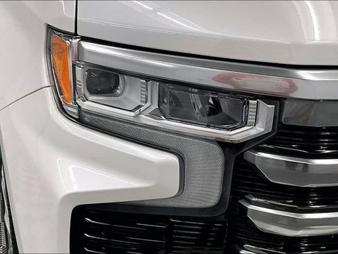 Used 2024 Chevrolet Silverado 1500 High Country w/ High Country Premium Package AWD/4WD image 36