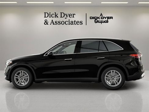Used 2025 Mercedes-Benz GLC 300 image 22