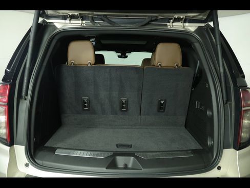 Used 2021 Chevrolet Tahoe High Country w/ Premium Package image 20