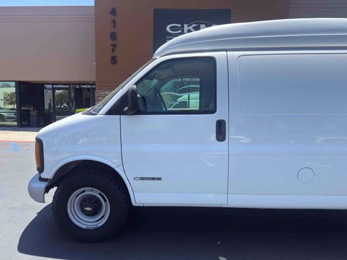 Used 2001 Chevrolet Express 3500 w/ Convenience Pkg 1 RWD image 13