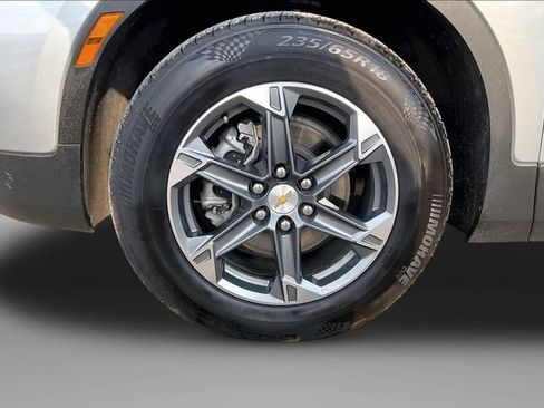 Used 2025 Chevrolet Blazer LT AWD/4WD image 9