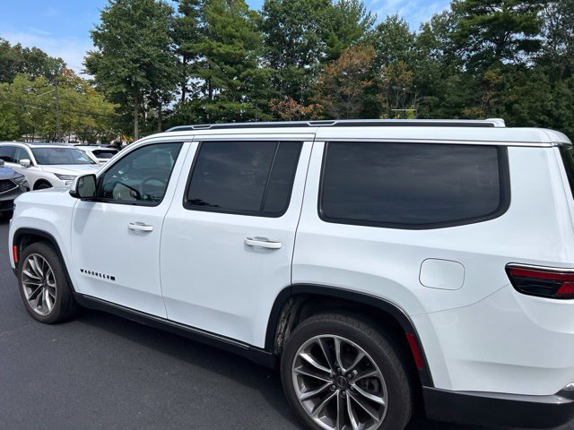 Used 2022 Jeep Wagoneer Series III w/ Premium Group I AWD/4WD image 6