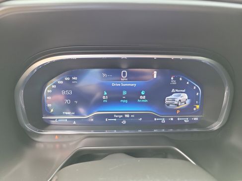 Used 2023 Chevrolet Suburban Premier image 18