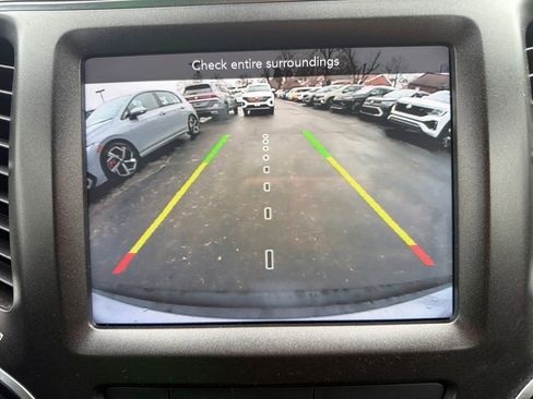 Used 2020 Jeep Cherokee Trailhawk w/ Cold Weather Group image 23