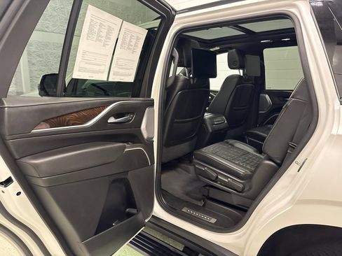 Used 2021 Cadillac Escalade Sport Platinum w/ Heavy-Duty Trailer Package AWD/4WD image 31