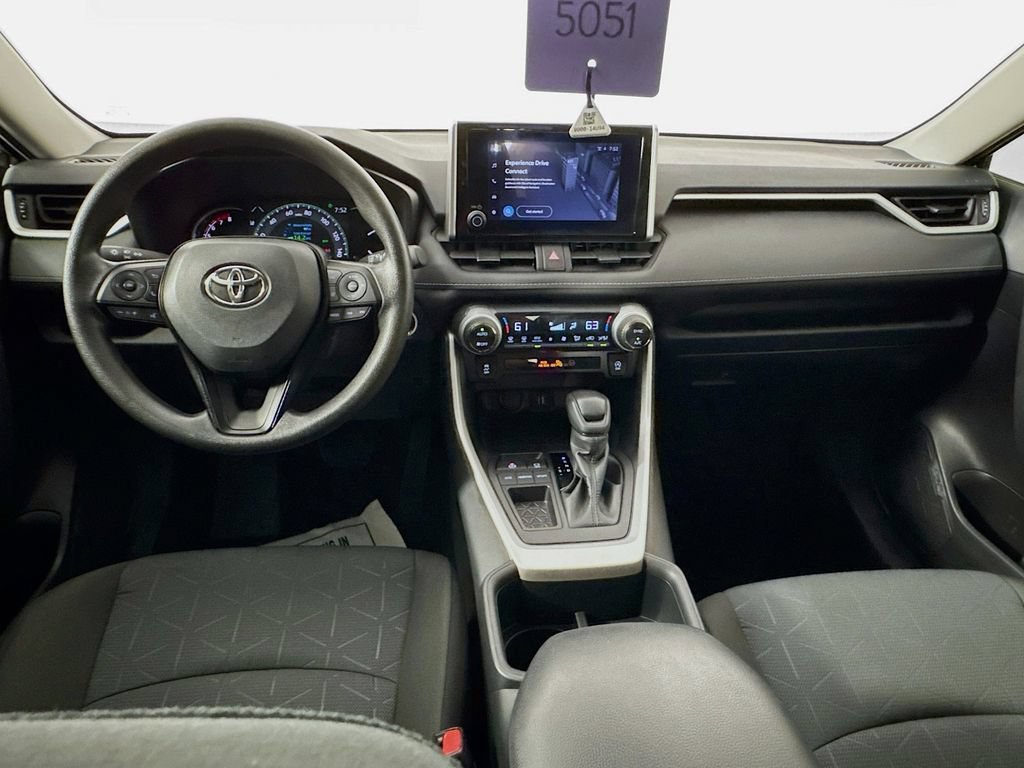 Used 2025 Toyota RAV4 XLE FWD image 26