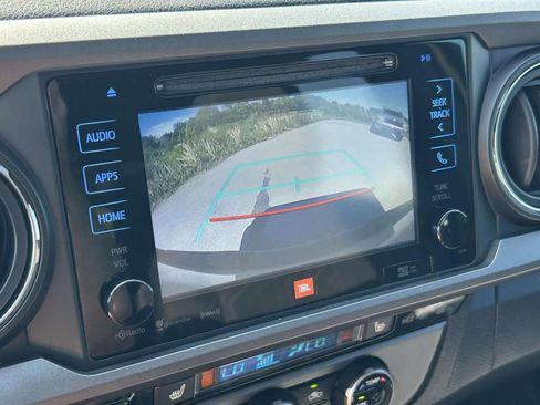 Used 2016 Toyota Tacoma TRD Off-Road image 23