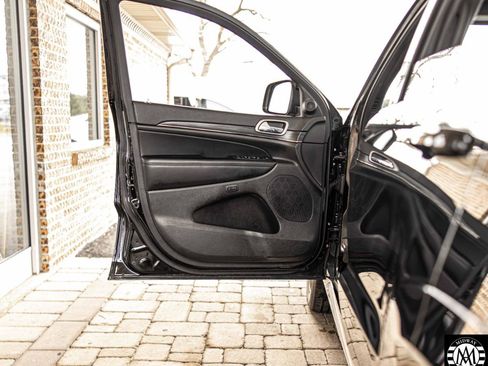 Used 2020 Jeep Grand Cherokee Limited X image 18