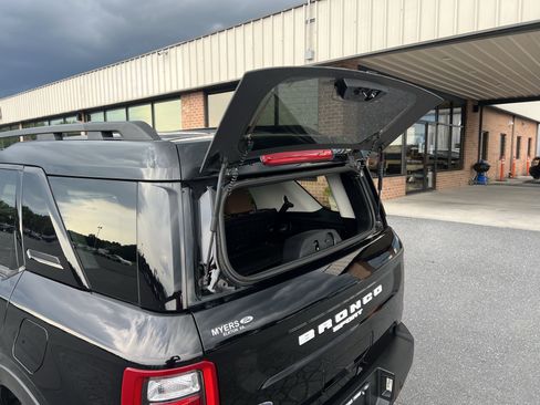 Used 2023 Ford Bronco Sport Outer Banks w/ Tech Package AWD/4WD image 11