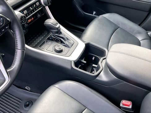 Certified 2022 Toyota RAV4 XLE Premium image 14
