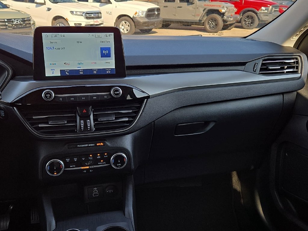 Used 2025 Ford Escape Active AWD/4WD image 11