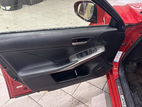 Used 2017 Lexus IS 300 F Sport image 8