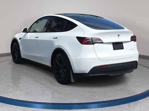 Used 2024 Tesla Model Y Long Range image 7