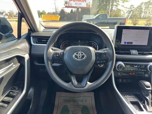 Used 2024 Toyota RAV4 XLE image 29