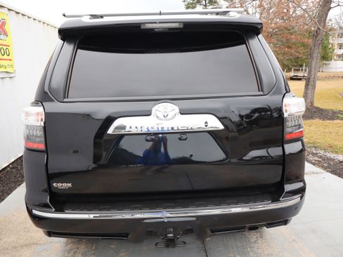 Used 2019 Toyota 4Runner Limited image 9