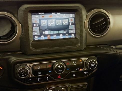 Used 2021 Jeep Wrangler Unlimited Sport image 16