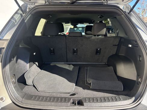 Used 2025 Chevrolet Equinox LT image 31