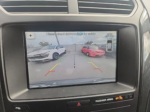 Used 2019 Ford Explorer XLT w/ Equipment Group 202A FWD image 22
