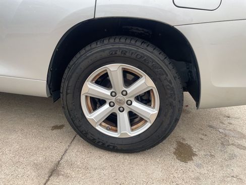 Used 2010 Toyota Highlander 2WD image 8