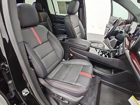 Certified 2024 Chevrolet Traverse RS w/ LPO, Floor Liner Package image 44