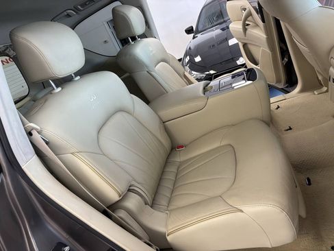 Used 2014 INFINITI QX80 2WD w/ Deluxe Touring Package image 27