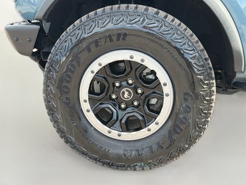 Used 2021 Ford Bronco Badlands image 38