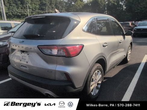 Used 2022 Ford Escape SE w/ Convenience Package FWD image 8