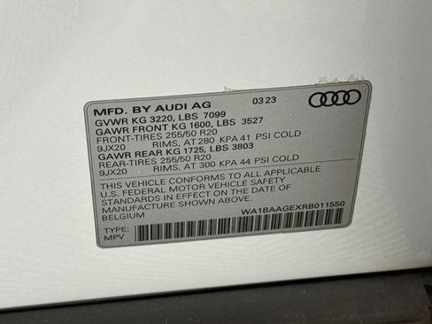 Used 2024 Audi Q8 e-tron Premium AWD/4WD image 31