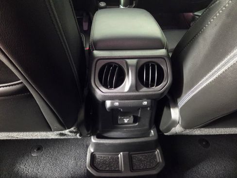 Used 2020 Jeep Wrangler Unlimited Sahara AWD/4WD image 25